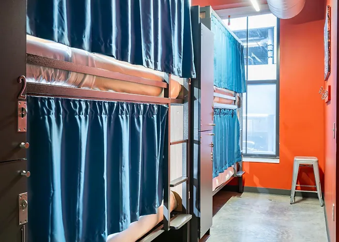 Hi Boston Hostel